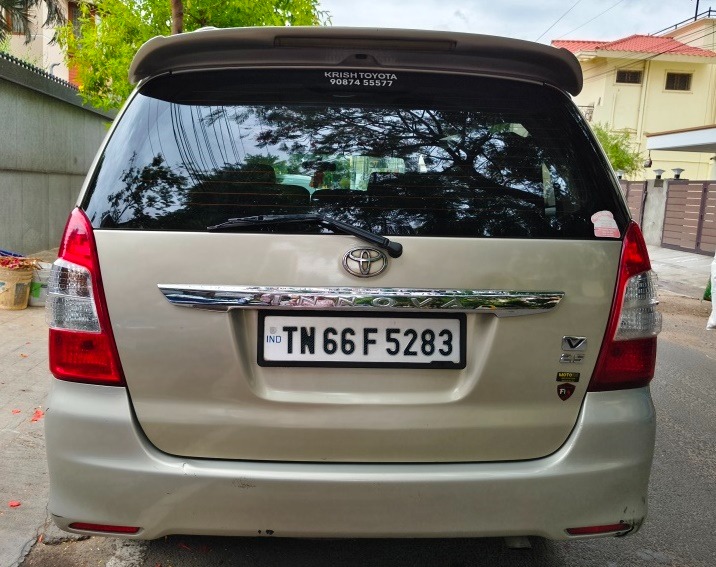 Toyota Innova - Image 2